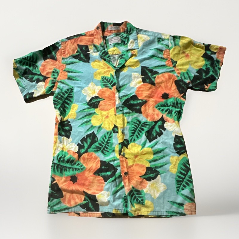 VNTG  Single Needle Thread Men's Hawaiian Floral Short Sleeve Button up