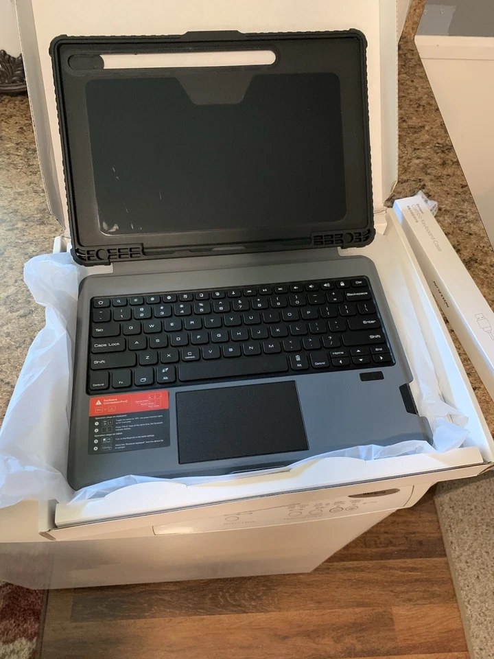 Nillkin BUMPER COMBO KEYBOARD CASE (NEW IN BOXFACTORY SEALED opened For Pictures - Image 4 of 4