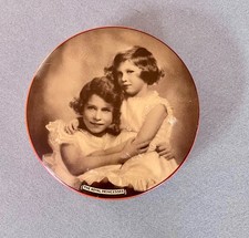 Vintage “The Royal Princesses” Portrait candy tin Queen Elizabeth & Margaret