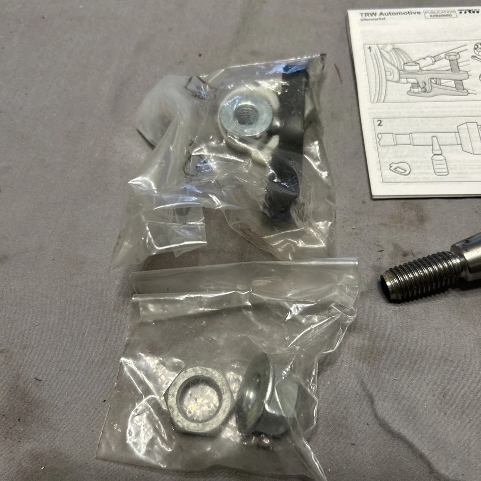 NUEVO EXTREMO DE BARRA DE AMARRE DE DIRECCIÓN TRW JTE1143 PARA 04-09 LAND ROVER DISCOVERY III TAA Foto 2 de 4