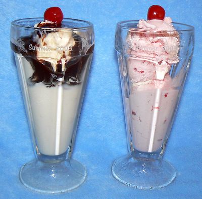 Starbucks 2003 Set of 2 Frappuccino Glass Ice Cream Sundae Malt Scoops Floats