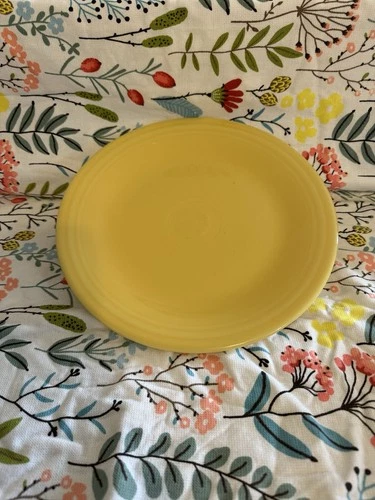 Homer Laughlin Fiesta Ware 10.5” Dinner Plate Sunflower Yellow USA