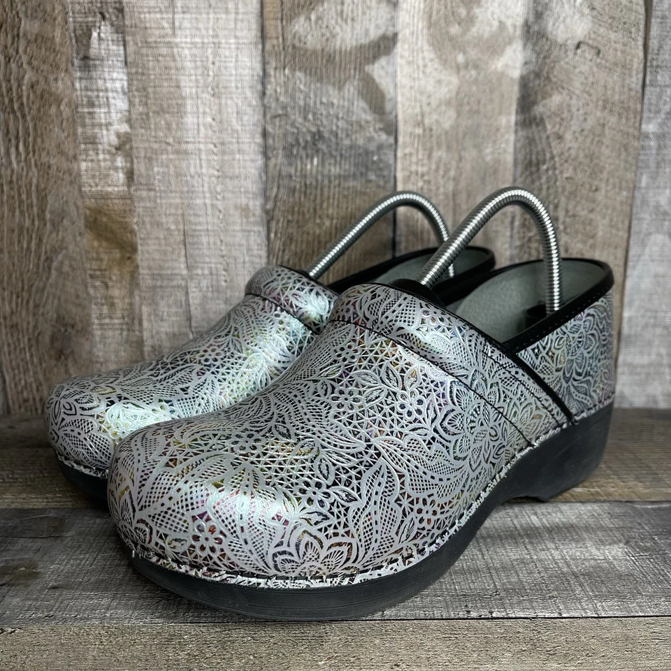 Tamancos femininos Dansko XP 2.0 de couro iridescente floral conforto tamanho UE 40 - Imagem 2 de 4