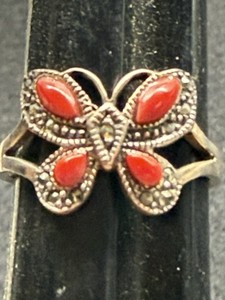 .925 Sterling Silver Ring Red Stones. Butterfly 2.8 grams. Size 7 3/4