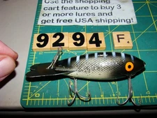 V9294 F BOMBER WOODEN  FISHING LURE