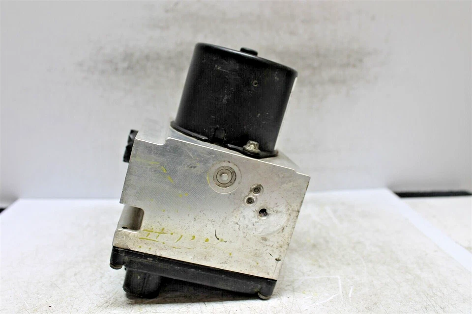 20766618 Cadillac CTS 2009-2015 ABS Antilock Brake Pump Control Module 14K2 946 - Image 3 of 4