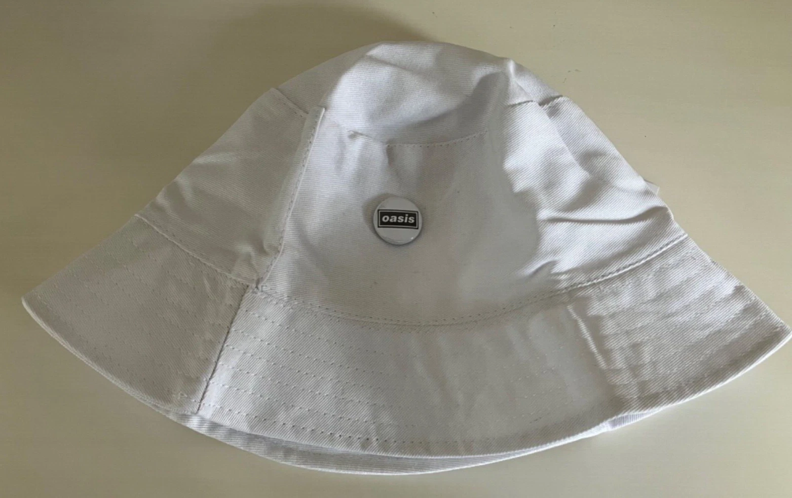 BUCKET HAT OASIS 2025 WITH BADGE
Opens in a new window or tab