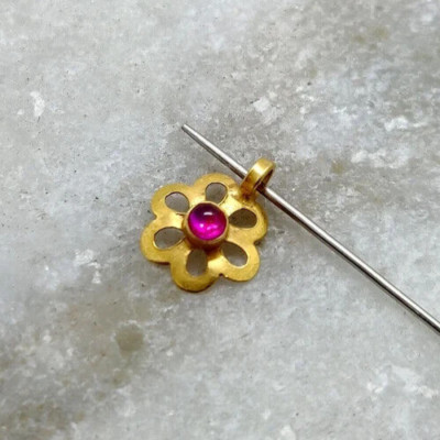 18k Yellow Gold Charm Pendant Treated Ruby Handmade Floral Jewelry Finding
