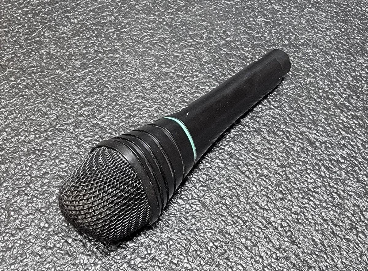 AKG D3900 Dynamic Hyper Cardioid Handheld Wired Microphone | eBay