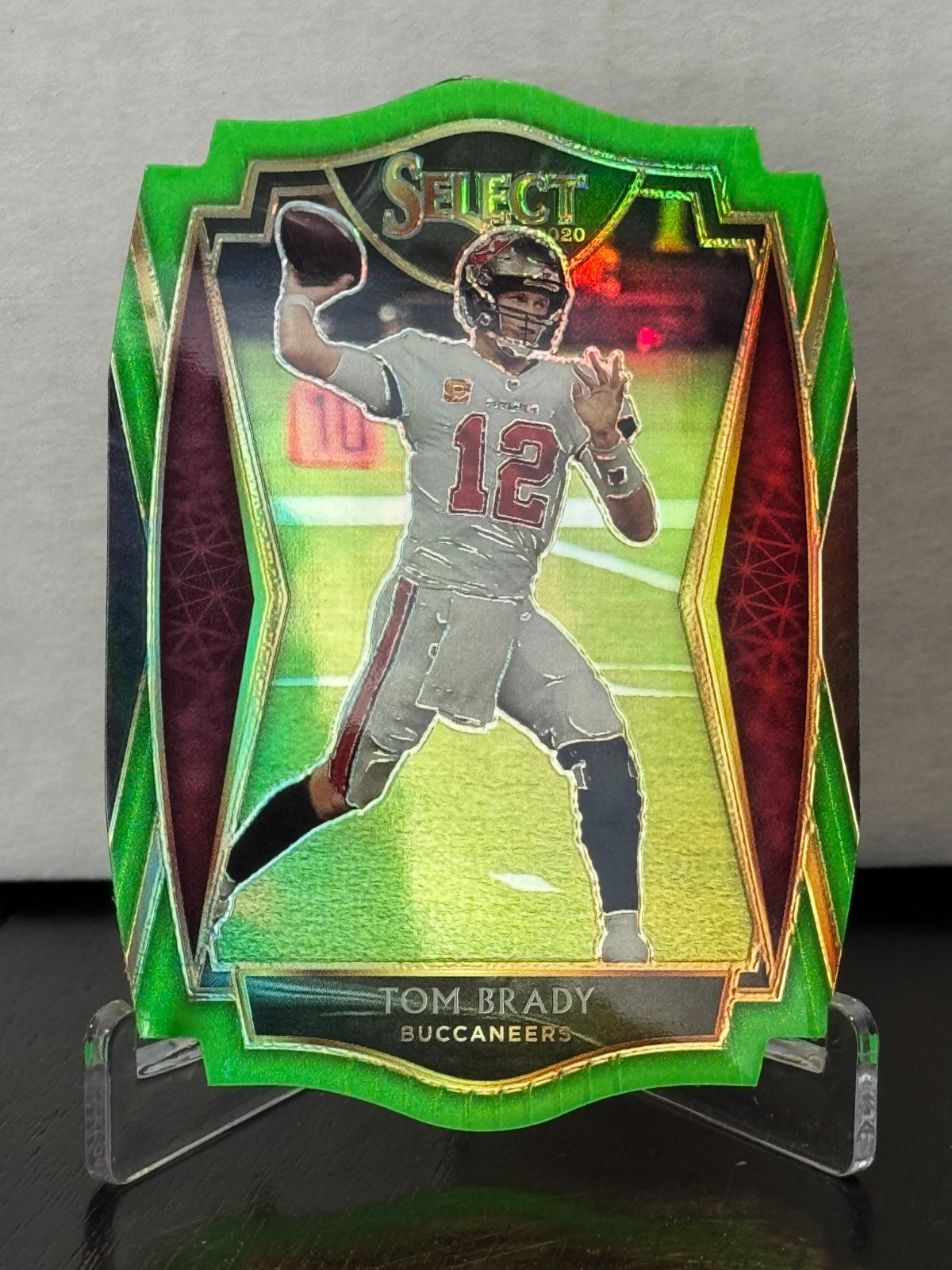 2020 Panini Select Tom Brady #101 Premier Level SP Neon Green Prizm Die Cut