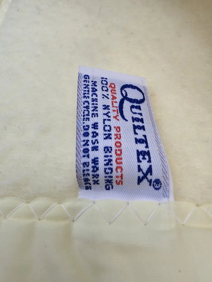 VINTAGE YELLOW QUILTEX BABY BLANKET  48 X 37 - Image 3 of 4