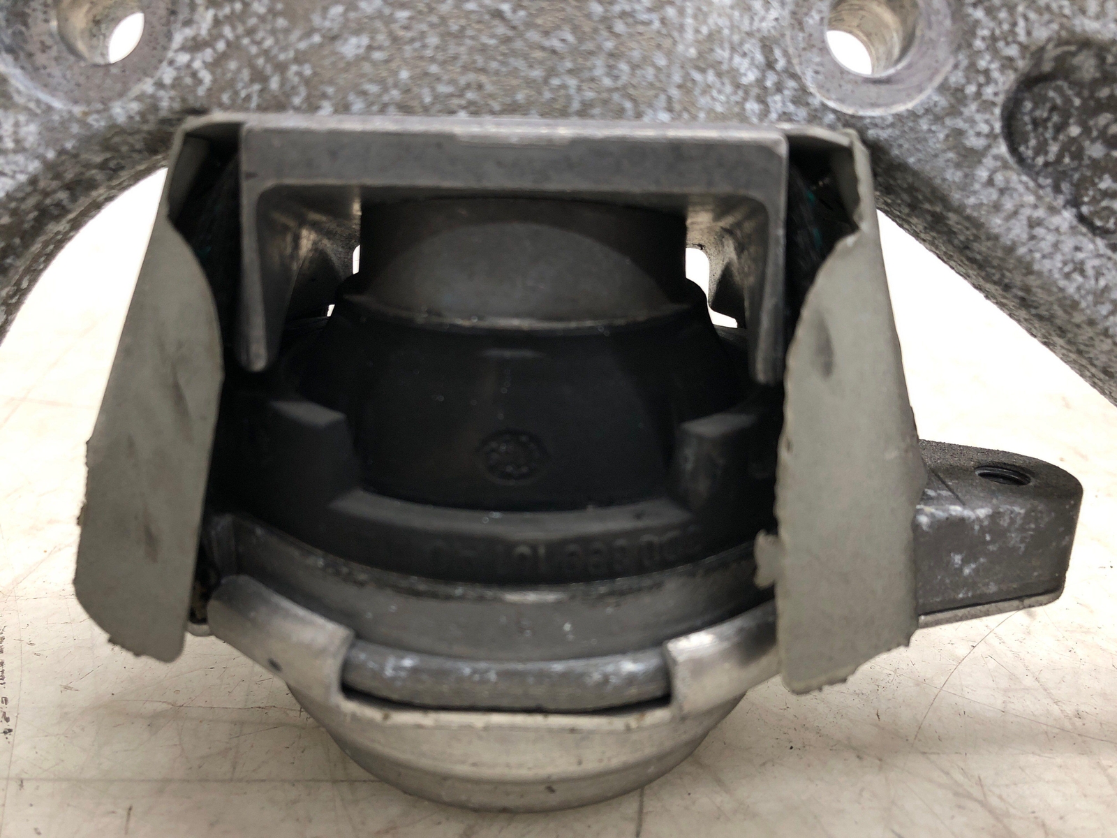 2006-2012 BENTLEY CONTINENTAL FRONT LEFT & RIGHT TRANSMISSION MOUNT 3W0399113A