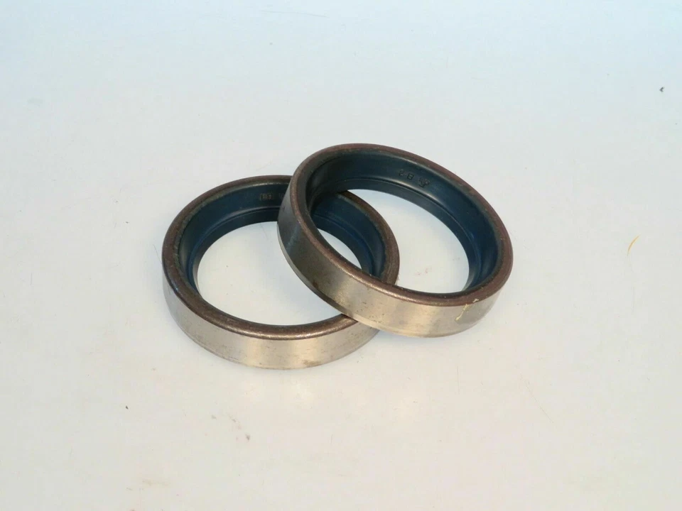 Sellos de aceite exteriores de rueda trasera para Mercedes Benz 220a 220S 180 190b 190SL 15-32702 Foto 3 de 3