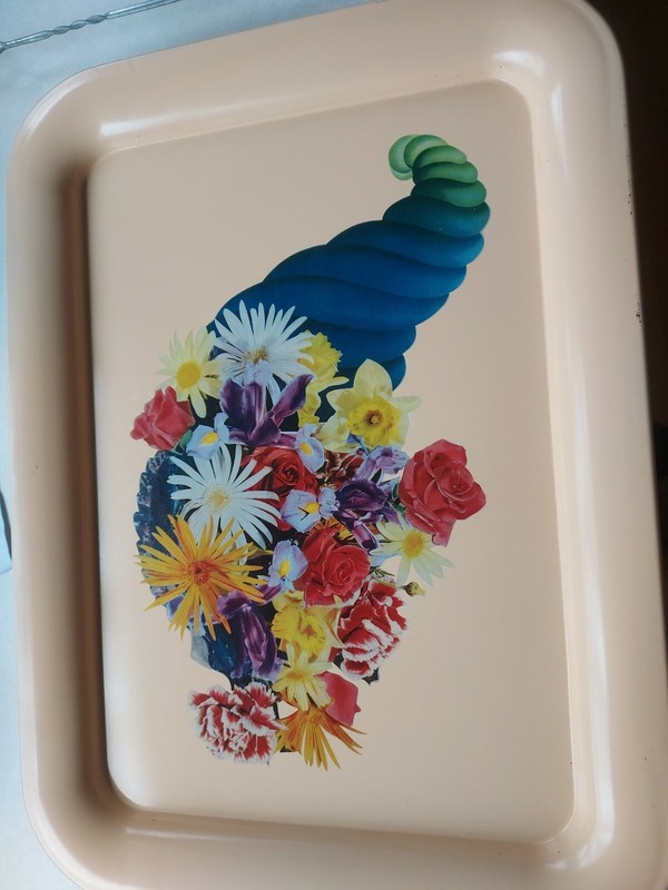 VTG 60s  TV Lap Bed Tray peach with multi colored Flowers set of 6 Large