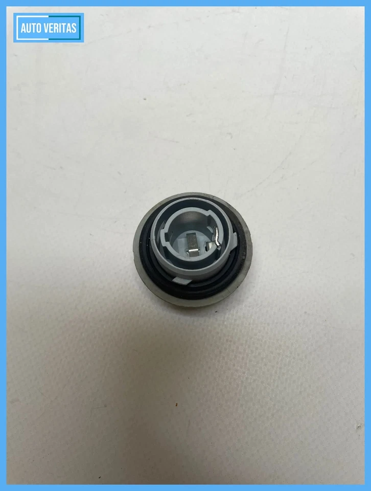 Original Ford Fiesta III 3 Courier Mazda 121(GFJ/DB) Lamp carrier B15F00870 - Image 3 of 4