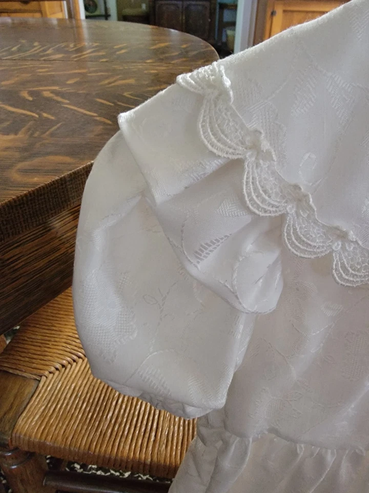 Vintage Emily Brooks White Dress  Short Sleeves Girls Size 6 - Imagem 2 de 4