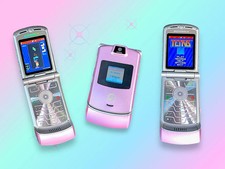 Vintage Y2K Pink Motorola Razor Mobile Flip CellPhone.works.as is.