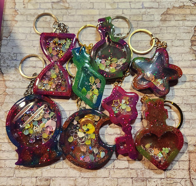 Resin Shaker Keychain Glow-In-The-Dark Star Moon Heart