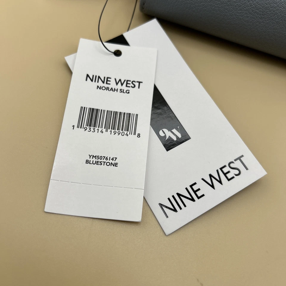 Carteira azul Nine West nova com etiquetas - Imagem 2 de 4