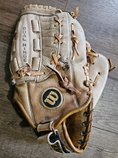 Wilson A2234 Baseball Glove - Dual Hinge Pro Style Ron Guidry RHT