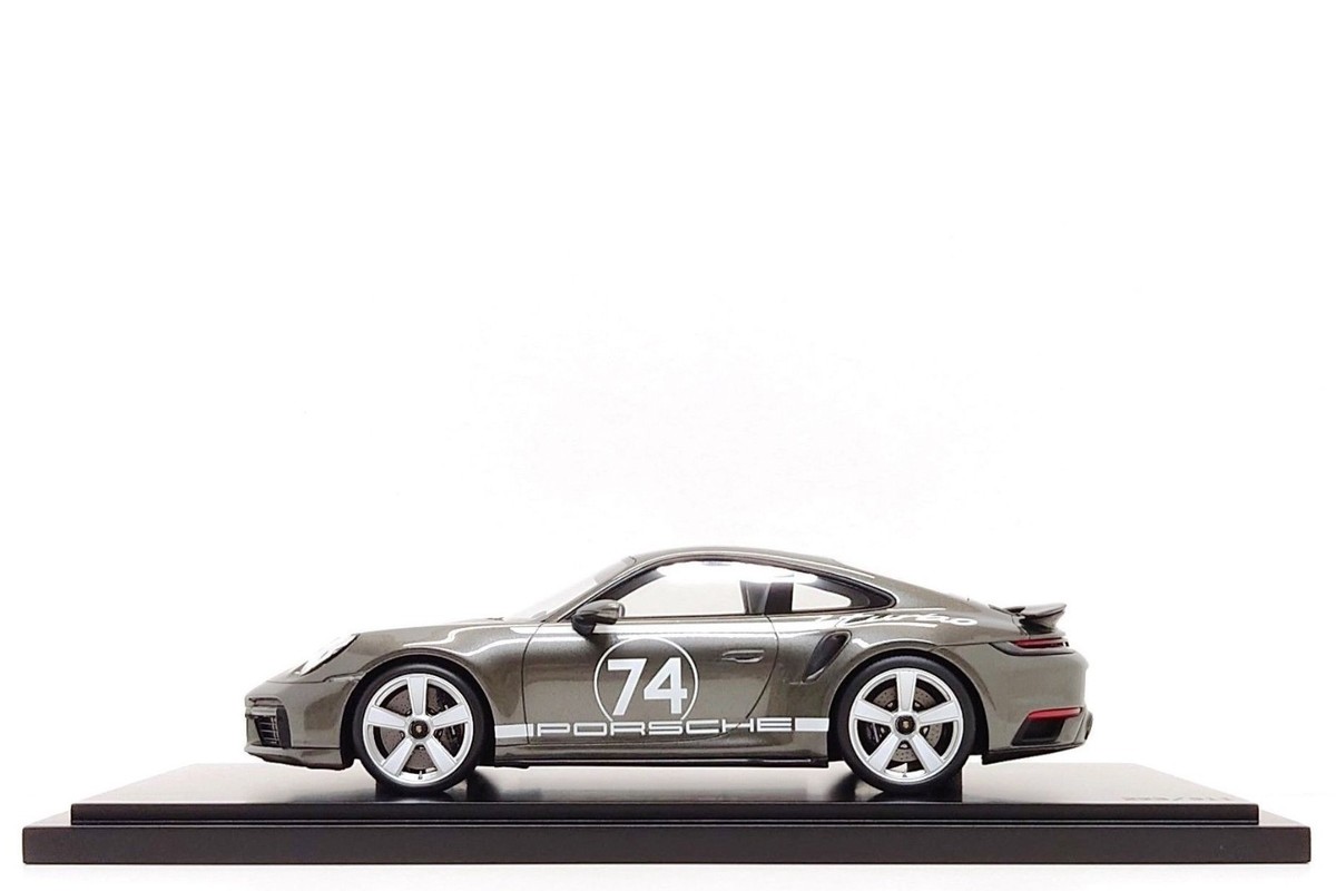 Spark 1:18 Porsche 911 Turbo S (992) Heritage 50 Years in
