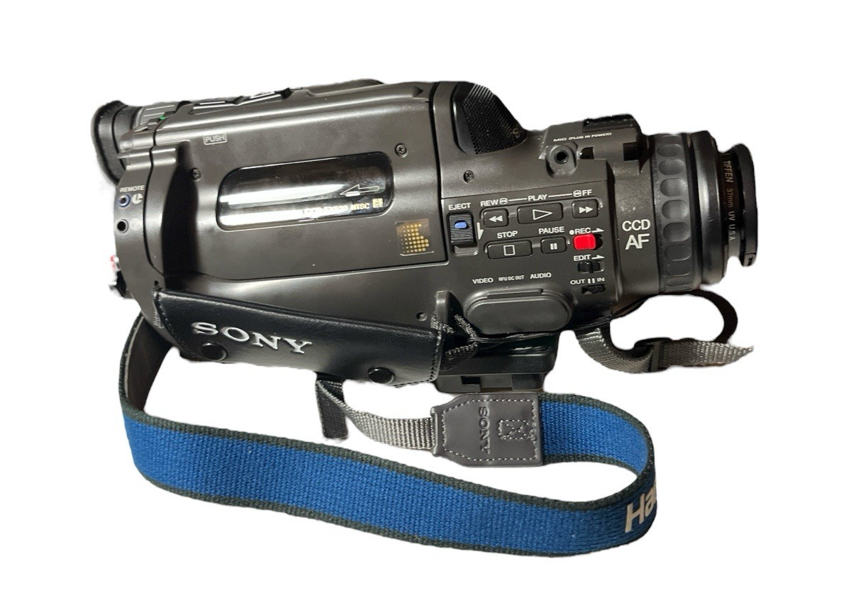Vtg SONY Handycam Camcorder CCD-FX520 Battery Charger AV Manual