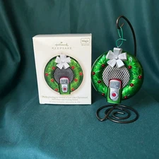 2007 Hallmark Keepsake Ornament MP3 Player Docking Station MAGIC Light Sound