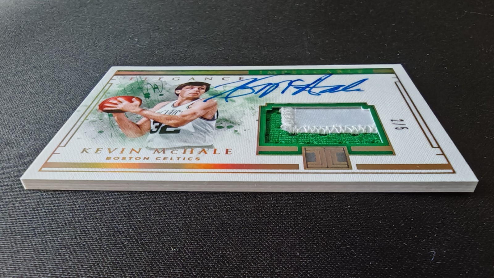 2018-19 Panini Impeccable Retired Jersey HOLO GOLD Kevin Mchale Patch Auto 2/5! view 3