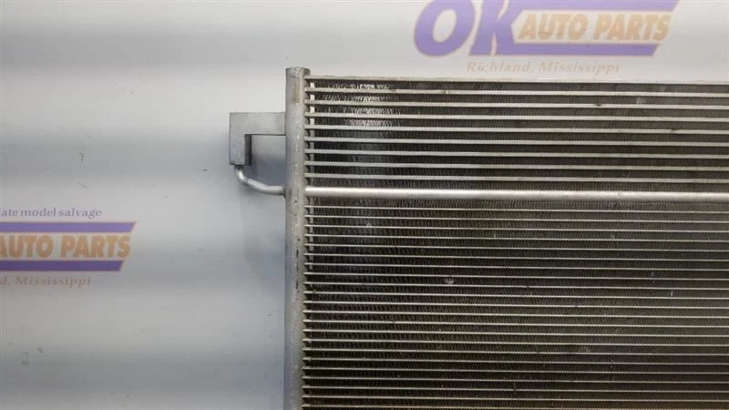 Condensador Mercedes Benz GLS550 19 4,7 L AC Foto 3 de 4