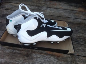 nike flyposite football cleats
