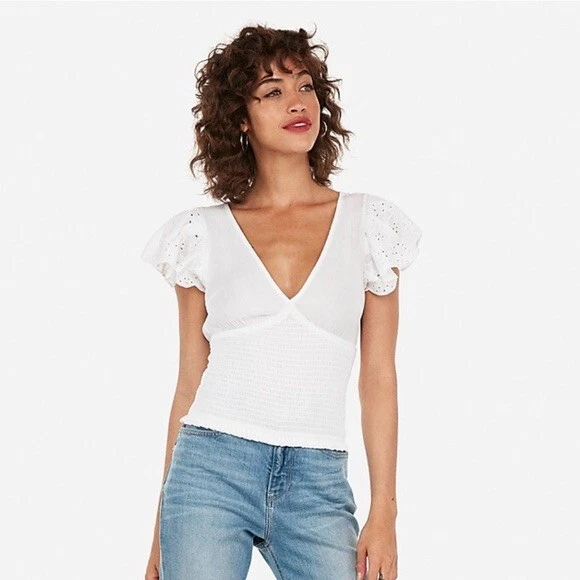 Express Women’s White Lace Fitted Crop Top Medium