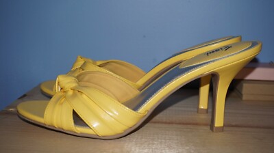 yellow sandals size 10