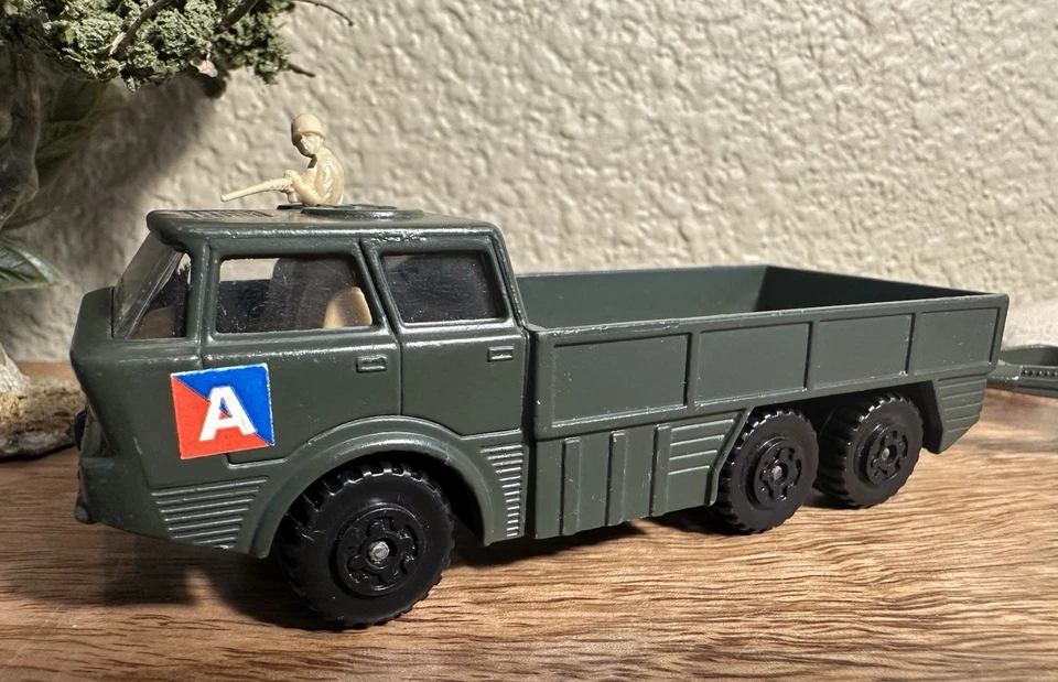 Matchbox Battle Kings Artillery Truck Tank K116 w/ Britains Army Field Gun - Image 2 of 4