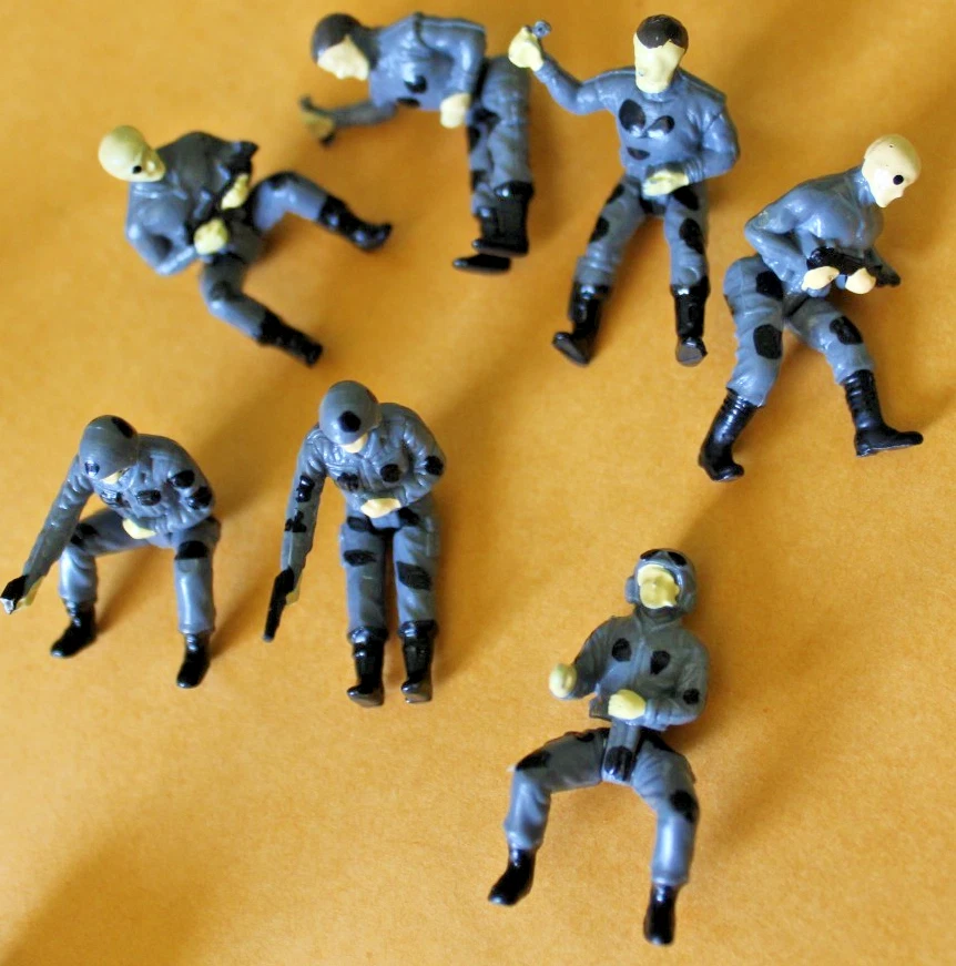 Micro Soldados del Ejército Tanque Heli Vintage Galoob? Lote de 10+ soldados de juguete Foto 4 de 4
