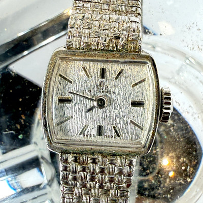 RARE Vintage Bucherer Womens Square Silvertone 17 Jewels Mechanical Swiss Watch