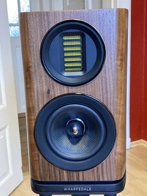 2x Wharfedale EVO 4.1 Kompaktlautsprecher Walnuss Inkl. Wharfedale EVO 4 Stands