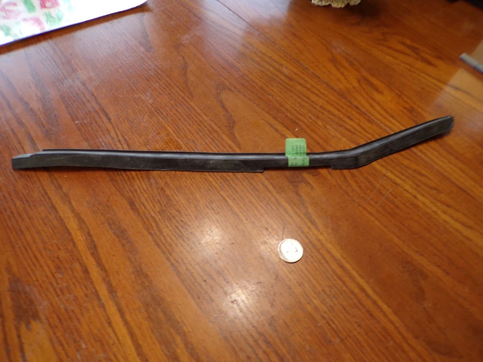 SELLO PILAR PUERTA GOMA R/H ORIGINAL MERCEDES#1077270231 R107,350SL,450SL nuevo de fábrica Foto 2 de 4