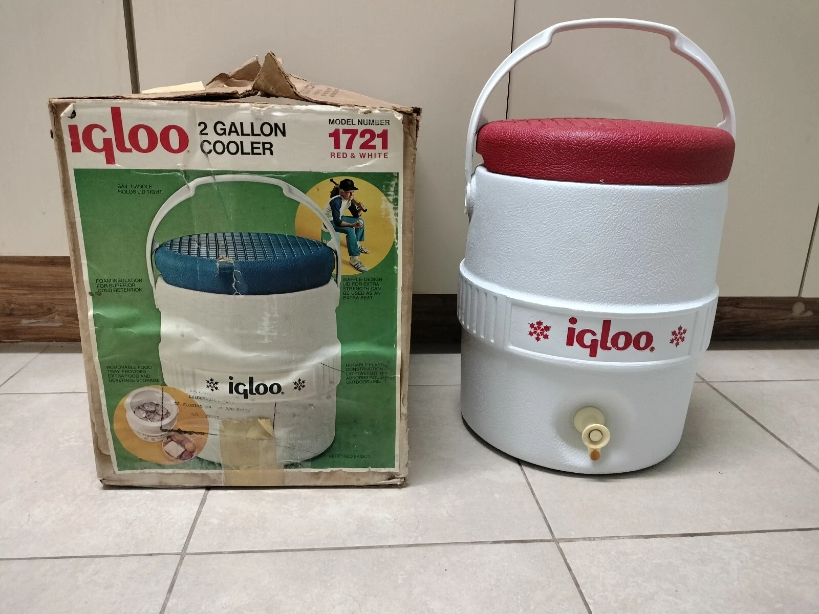 Vtg Igloo 2 Gallon Water Drink Cooler Red White 1721 w/ Food Tray & Original Box
