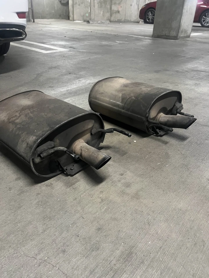 Silenciadores deportivos OEM Lexus GS350 F 2013-2015 | Traseros Izquierdos y Derechos | ¡Ajuste directo! Foto 2 de 4