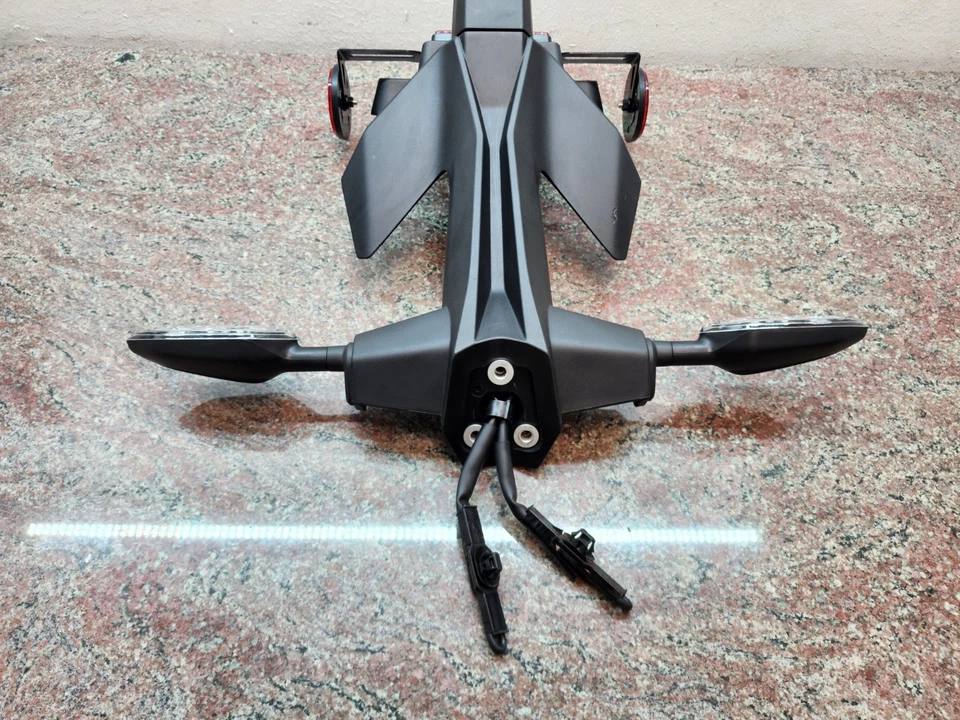 Guardabarros trasero trasero Yamaha YZF-R1 2015-2023 con señales de giro OEM 2CR-2162R-00 Foto 4 de 4