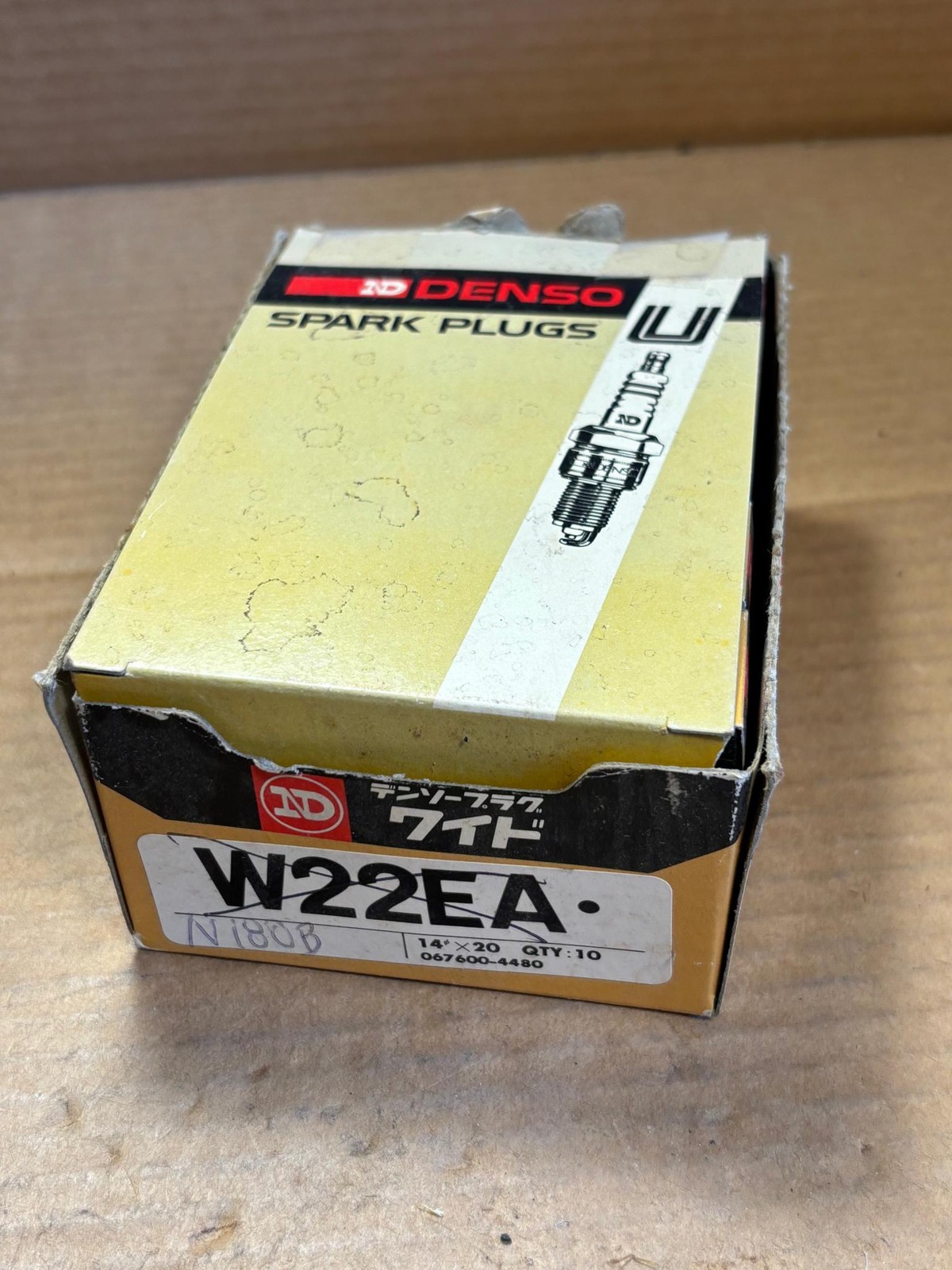 Nippondenso Denso W22EA spark plugs box of 10