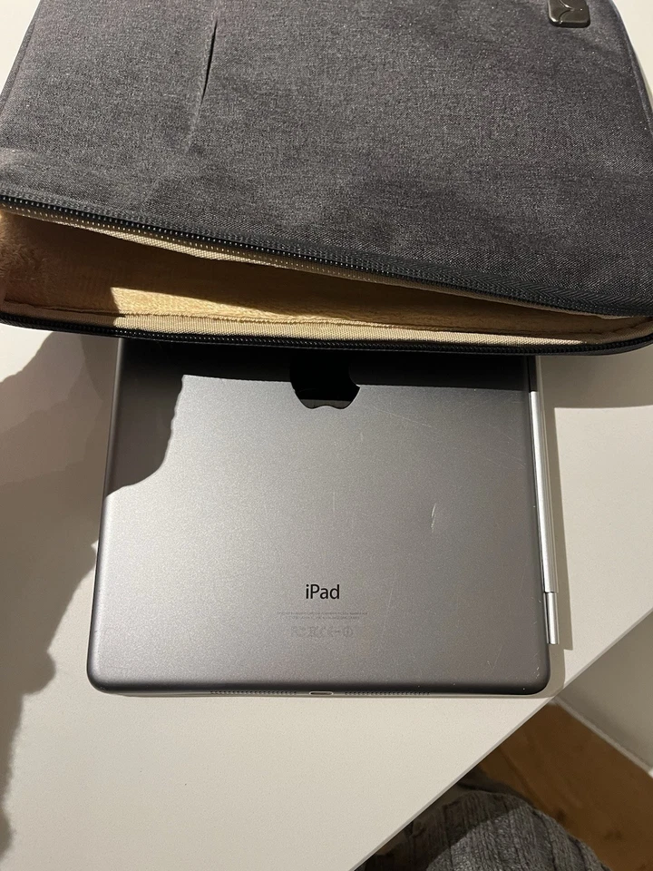 Apple iPad Air (1st generation) · 32GB · Wi-Fi, Foto 2 von 4