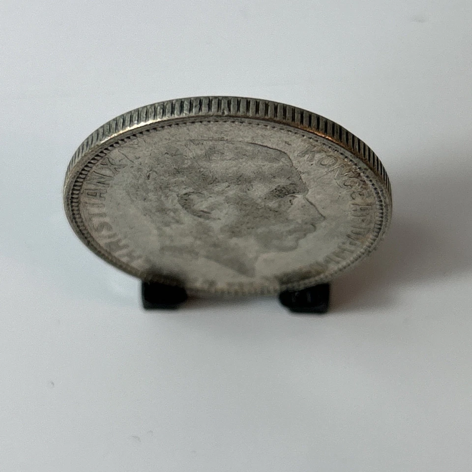 1915 Denmark 2 Kroner .800 Silver Low Mintage 657k - Image 3 of 4