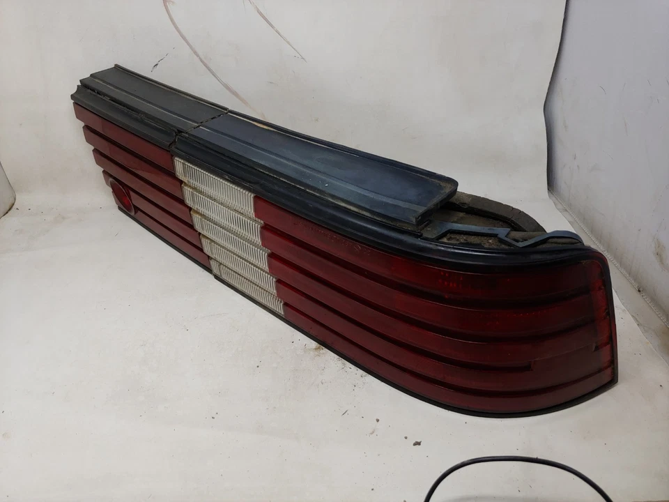 Задний фонарь правосторонний для пассажира 1988 89 PLYMOUTH SUNDANCE оригинальный  - Изображение 3 из 4