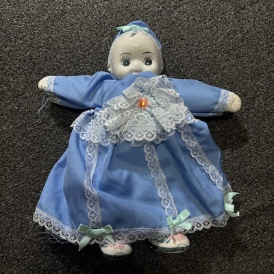 Vintage chinesische Mädchen Puppe blau weiß Porzellankopf und Füße Hände Kewpie 10 Zoll