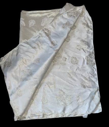 AVON Holiday Rectangle Tablecloth Leaves 60 x 83 Reversible Ivory Gold Metallic - Picture 6 of 8