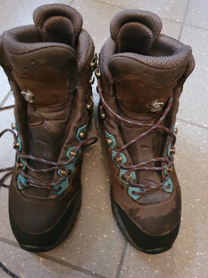 Neuwertige Wanderschuhe für Damen Lowa Mauria GTX 