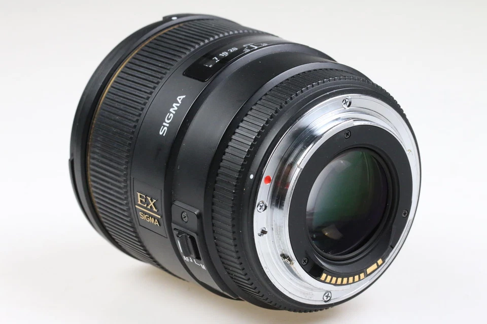 SIGMA 85mm f/1,4 EX DG HSM für Canon EF - SNr: 13584347 - Bild 3 von 4