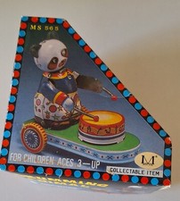 Metal King Drumming Animal - Clockwork - Boxed  Unused - Free Aust Postage   