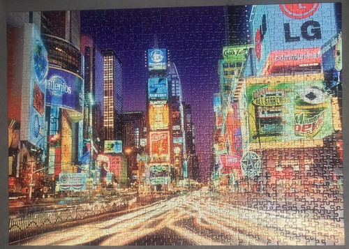 Ravensburger Star Line Times Square NYC 1000PC Puzzle Complete GLOWS IN DARK - Picture 2 of 5